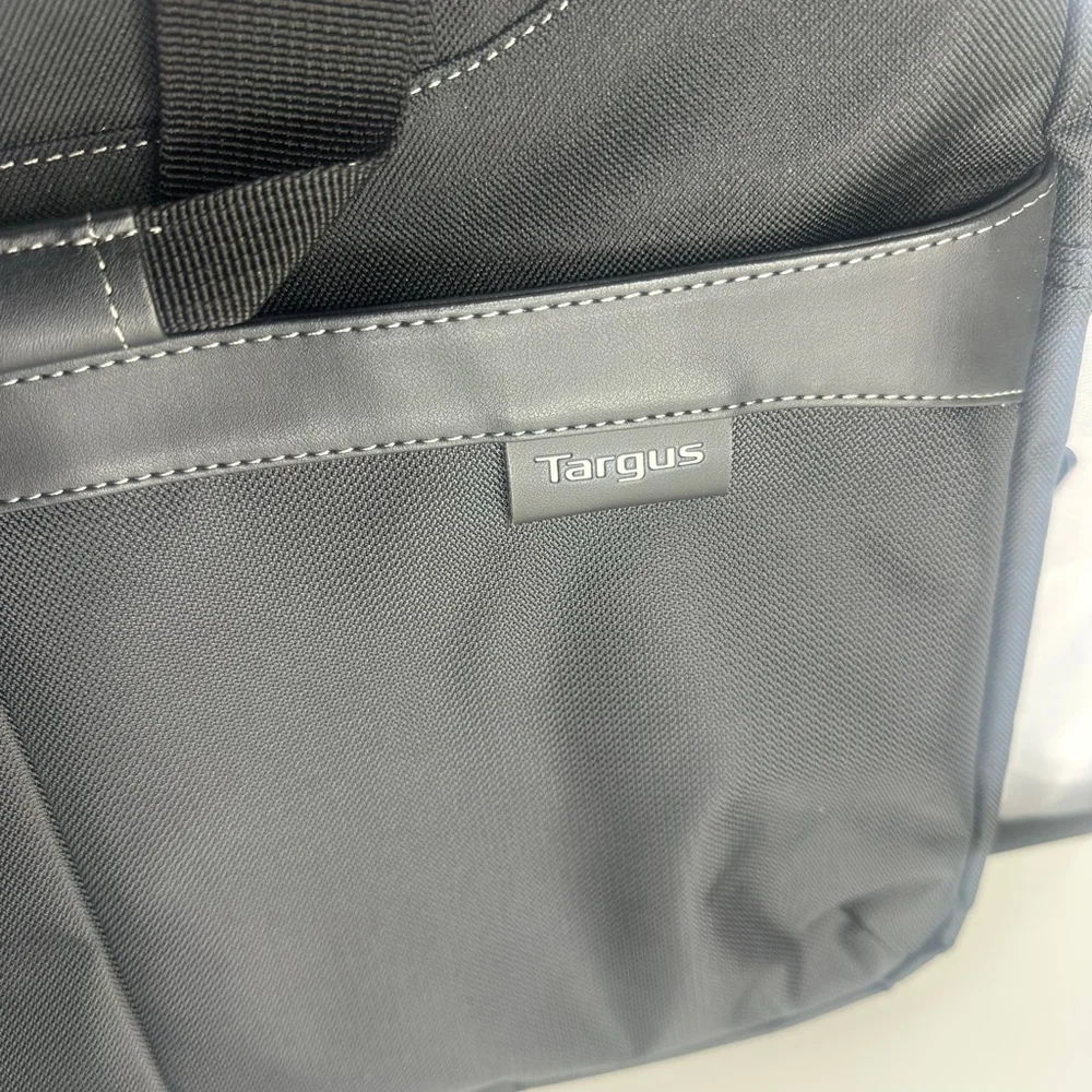 New Targus Black Laptop Slim Shoulder Briefcase (TSS898) up to 15.6-inch Laptops
